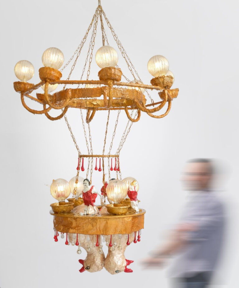I Hold Your Light. 195x100x100 cm. Papier mache and electrical components. 2019.