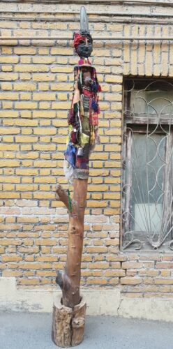 Sara Hosseini-Lonely Tribe. Wood, metal, fabric and found objects. Size 273x36x36 cm Year 2021-2022